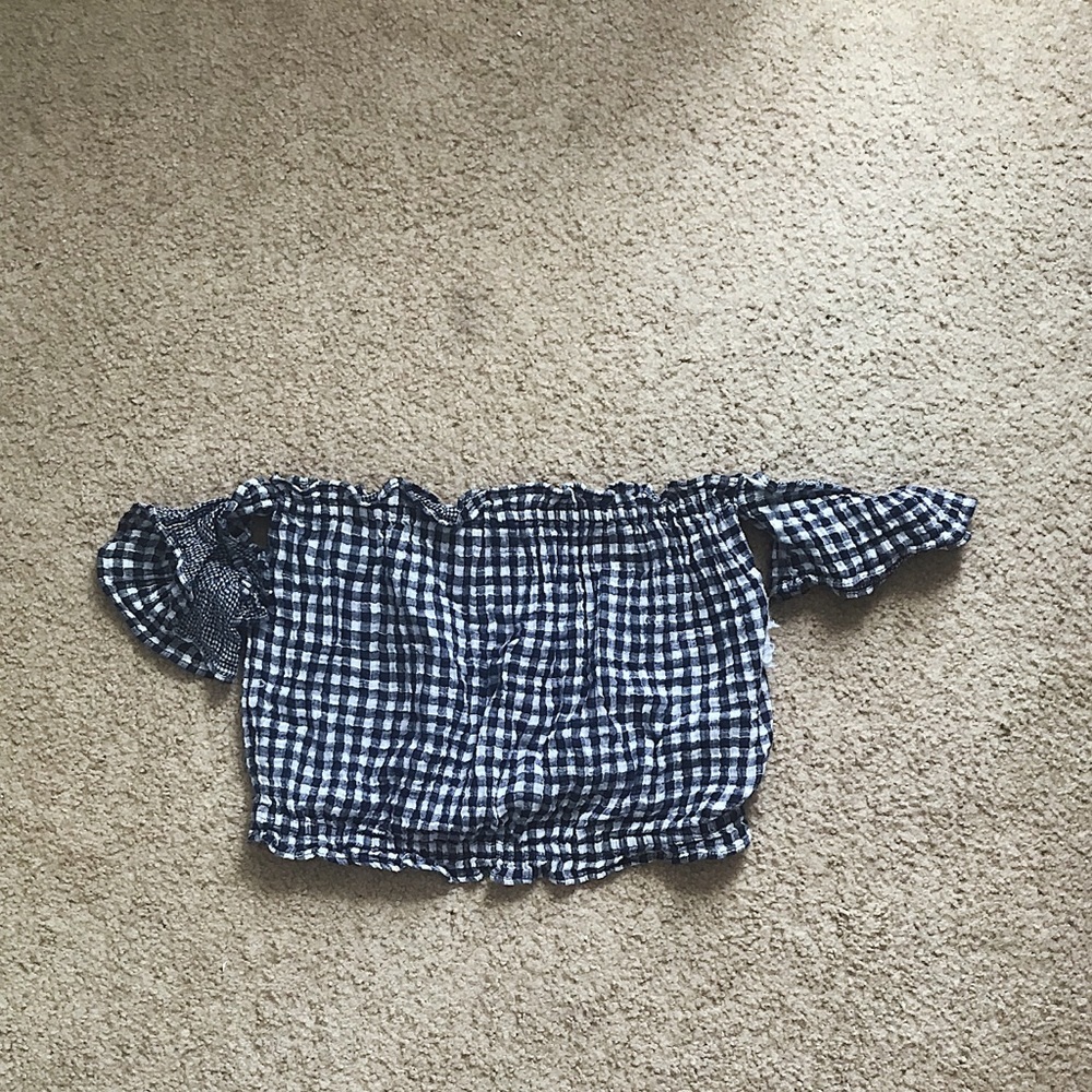 Off the shoulder checkered crop top! - Picture 1 of 2